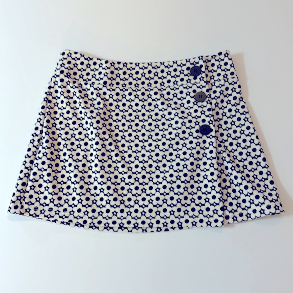 ALTAR’D STATE NWOT Mini Skirt, Black and White Floral, Size M